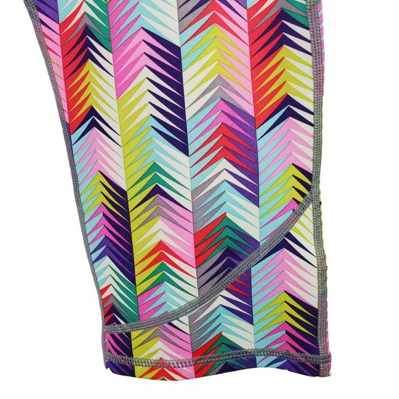 Fabletics Lima Capri, Arrows, UPF 50+,  Chafe Resisting, Capri Leggings, Lg, NWT - Picture 5 of 7